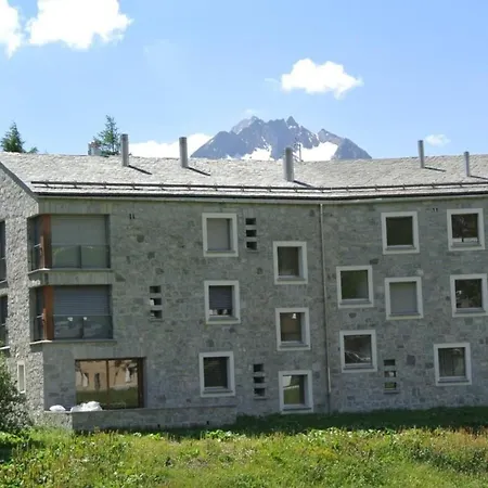 La Montanella 4 *